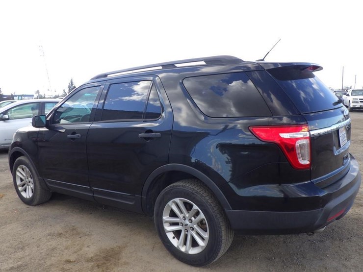 2015-ford-explorer-image-4