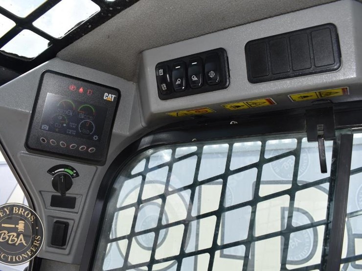 2020-caterpillar-289d3-image-59