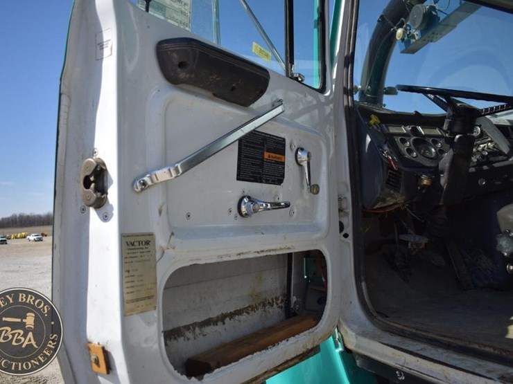 1996-ford-lnt8000-image-55