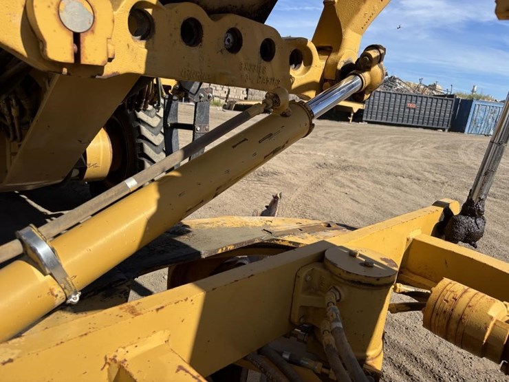 2006-caterpillar-143h-image-25