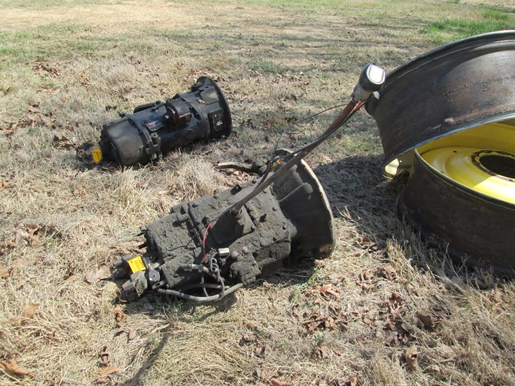 #43958-•-eaton-fuller-9sp-transmission-w/pto-image-2