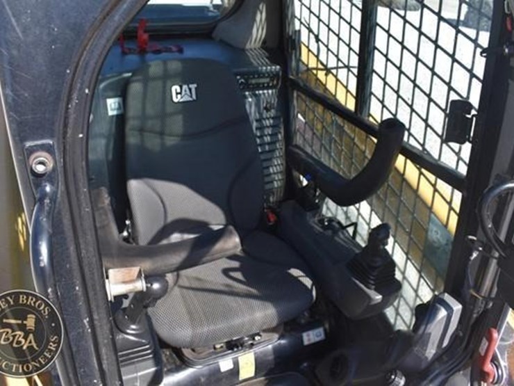 2023-caterpillar-259d3-image-58