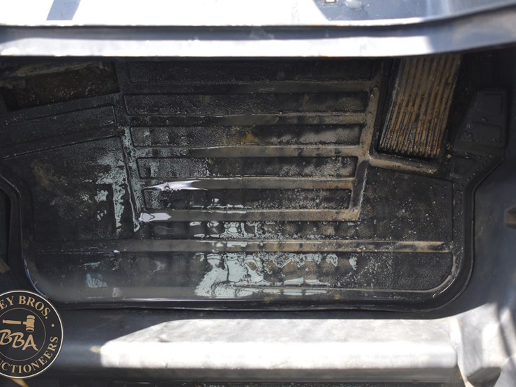 2020-deere-333g-image-59