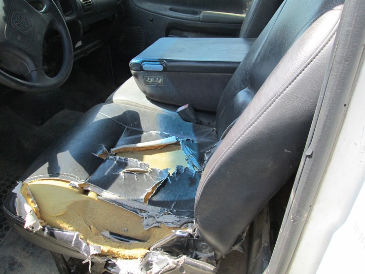 1999-dodge-2500-image-30