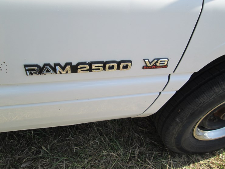 1999-dodge-2500-image-18