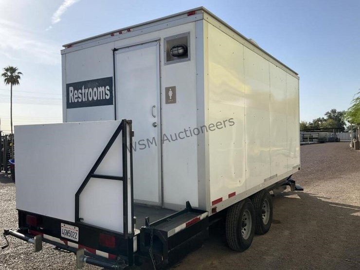 2005-advantage-tt16-10aa-restroom-trailer-image-5