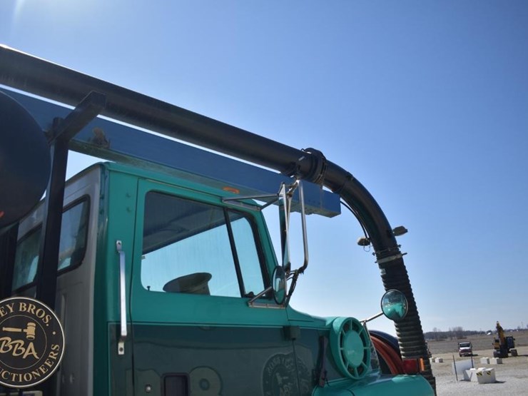 1996-ford-lnt8000-image-40