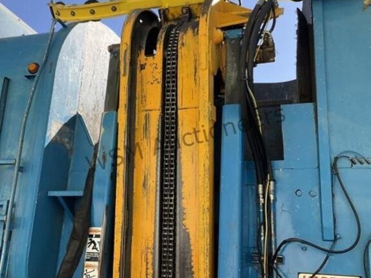 2018-peterbilt-520-image-14