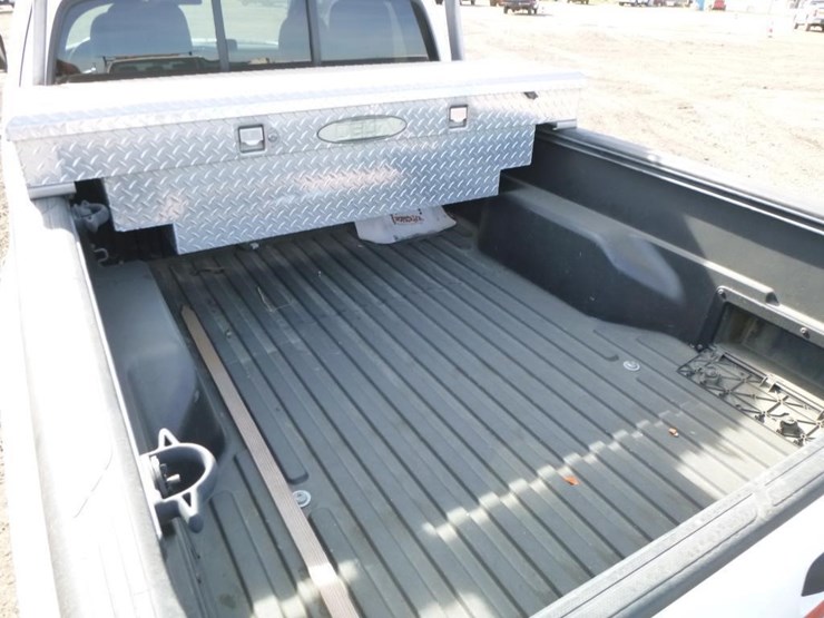 2013-toyota-tacoma-image-21