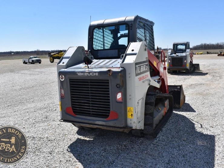 2020-takeuchi-tl8r2-image-11