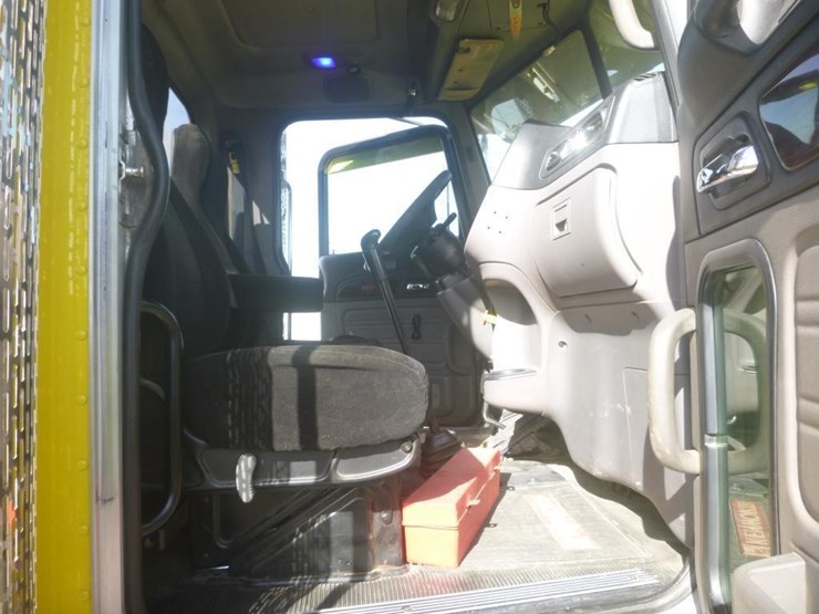 2014-peterbilt-388-image-18