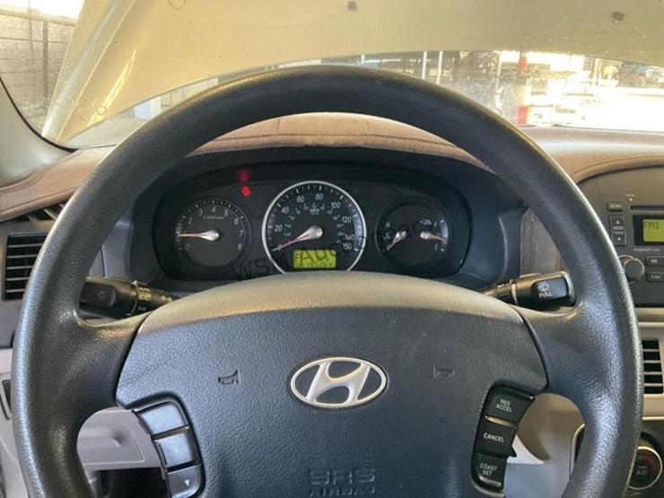 2008-hyundai-sonata-gls-sdn-image-16