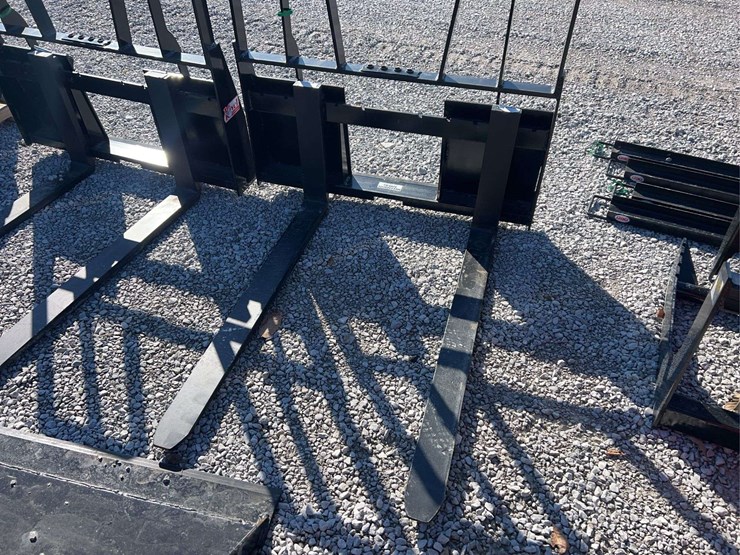 new-48"-kivel-pallet-fork-attachment-image-3