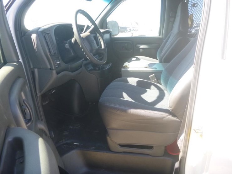 2002-chevrolet-1500-image-8