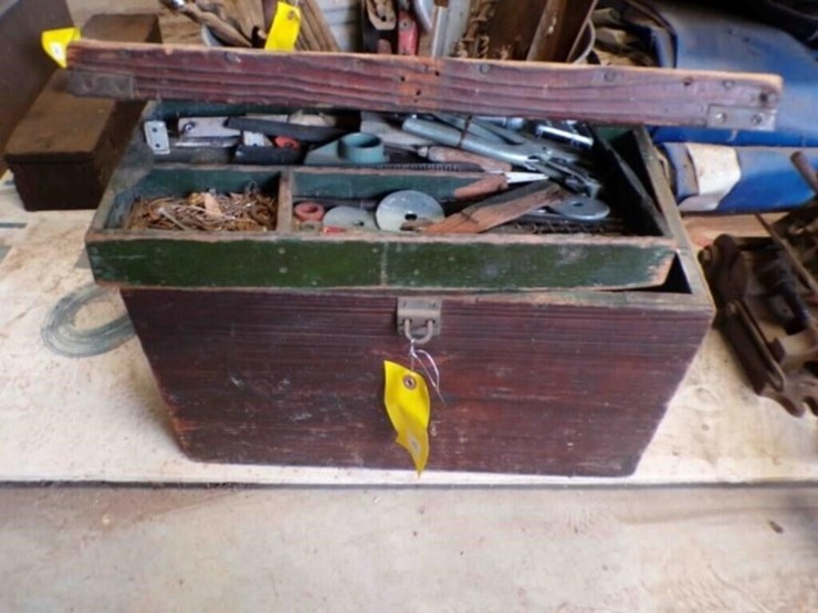 old-wood-carpenters-box-image-1