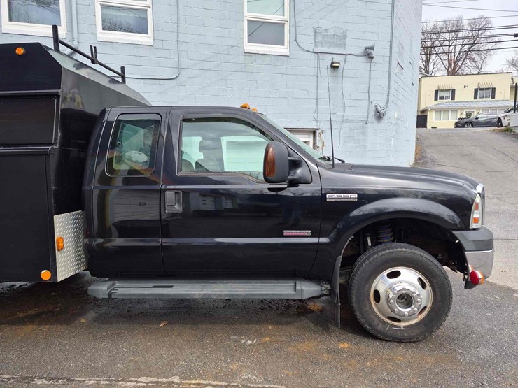 2007-ford-f550-image-5