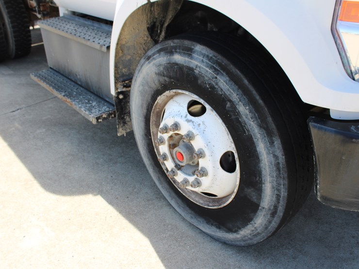 2018-ford-f750-image-8