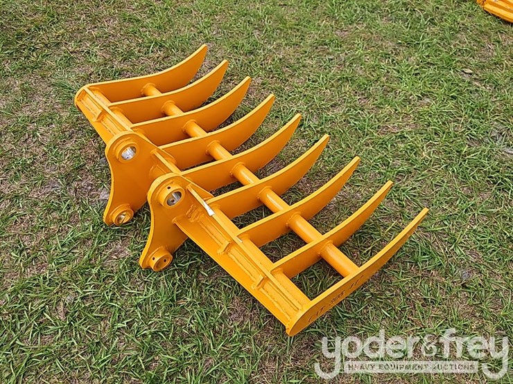 2026-caterpillar-305-image-3