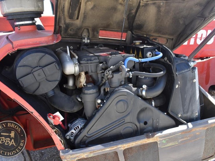 2013-manitou-mlt845-120-image-30