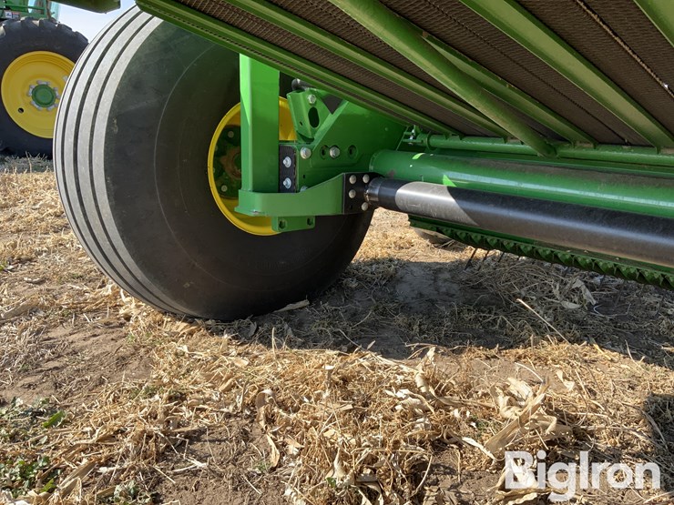 2021-john-deere-560m-image-19