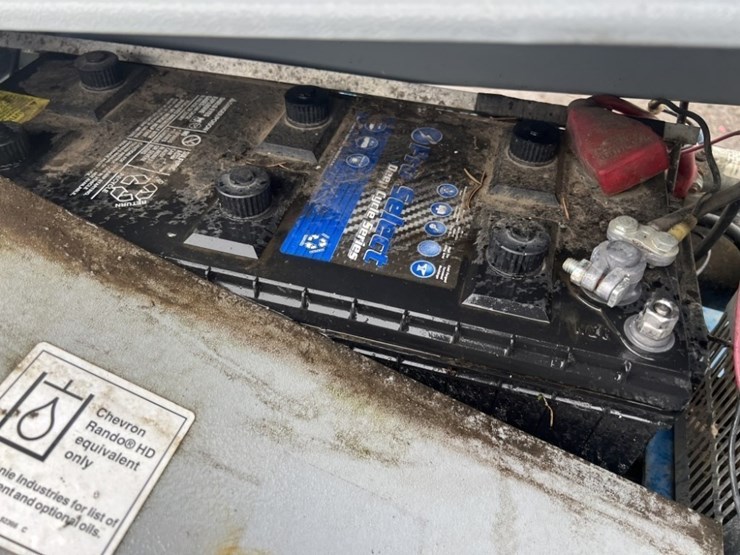 1997-genie-dpl-30s-vertical-mast-lift-image-6