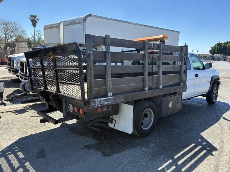 2003-chevrolet-silverado-3500-image-3