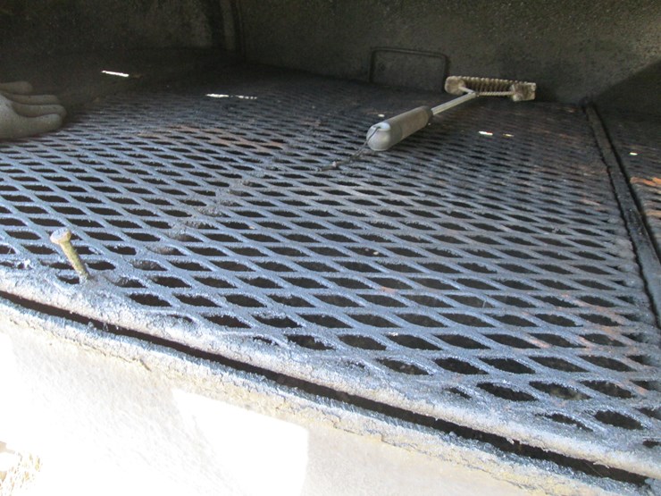 #43965-•-6'x4'-portable-smoker-image-9