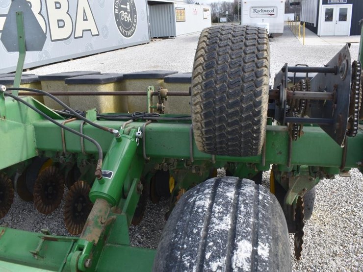 1990-john-deere-7240-image-18