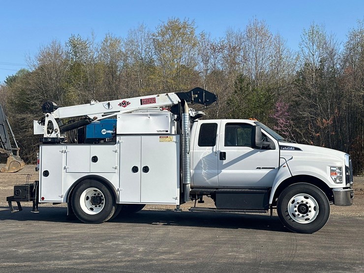 2019-ford-f750-image-1