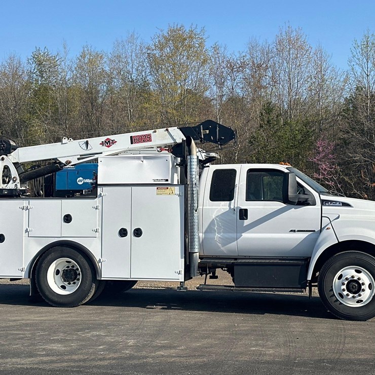 2019 FORD F750