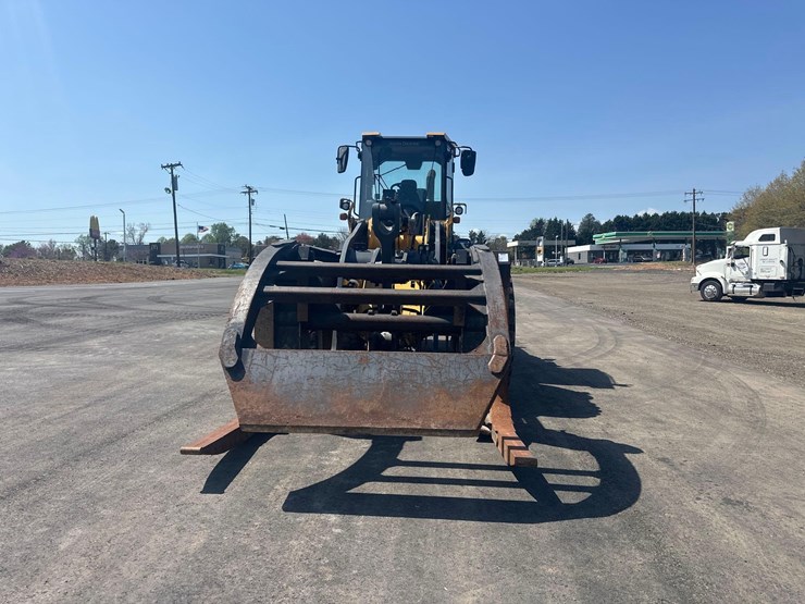 2022-john-deere-644-image-9