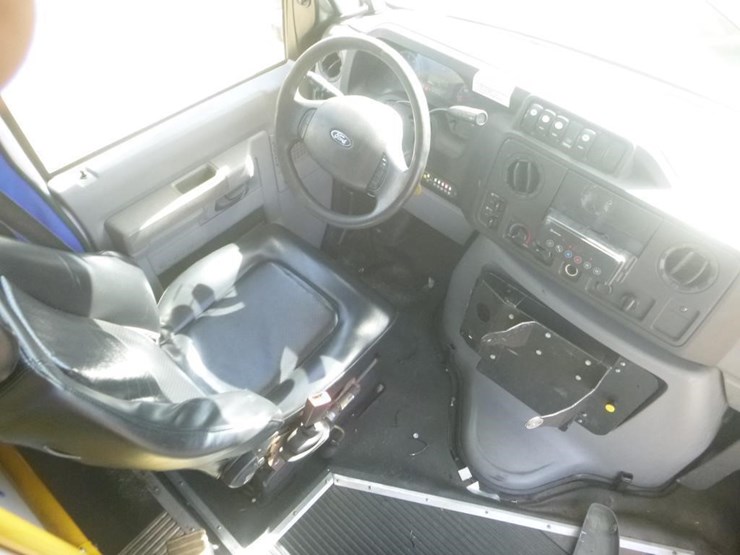 2014-ford-e450-image-8