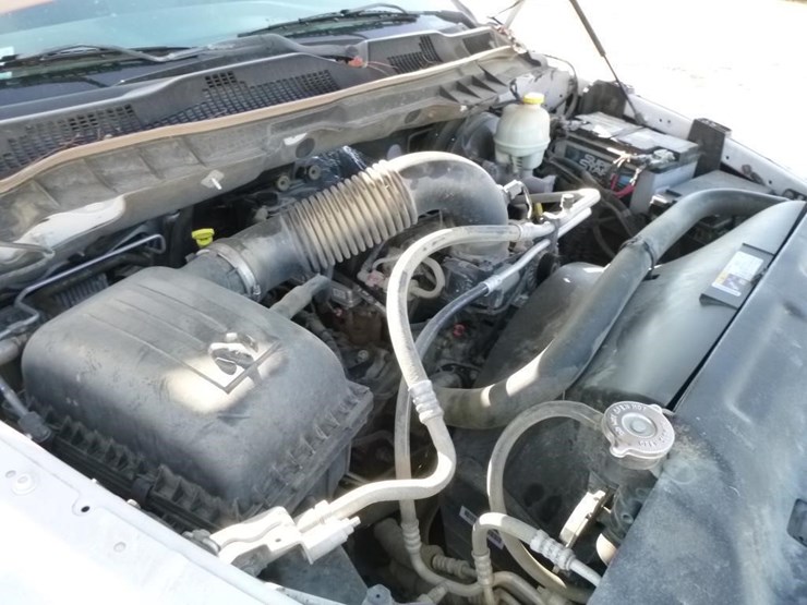 2014-dodge-1500-image-25