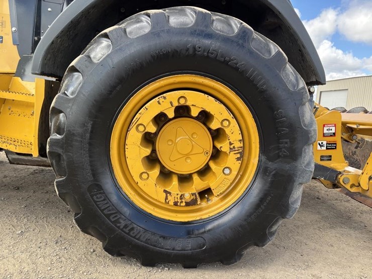 2018-deere-210lep-image-27