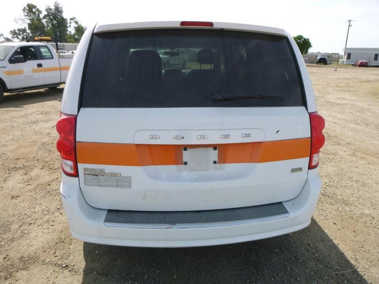 2014-dodge-grand-caravan-image-27