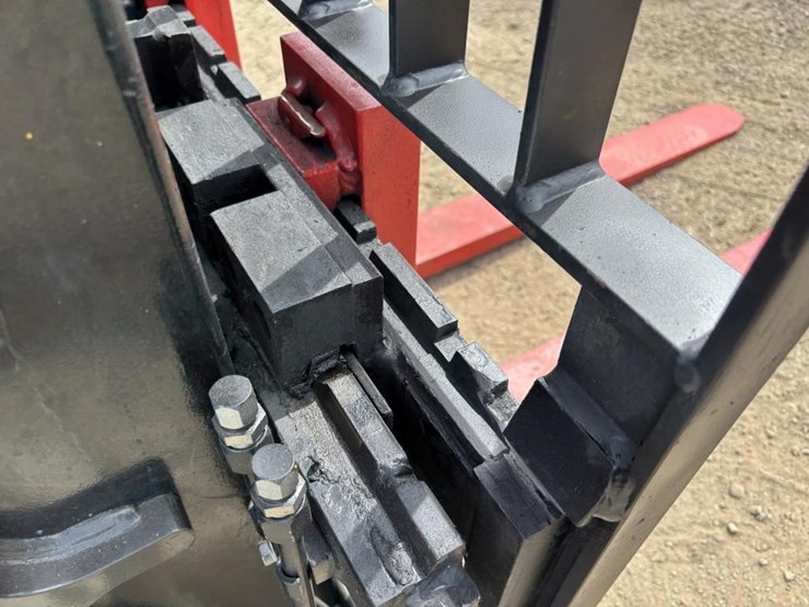 2013-toyota-8fgcu32-image-12