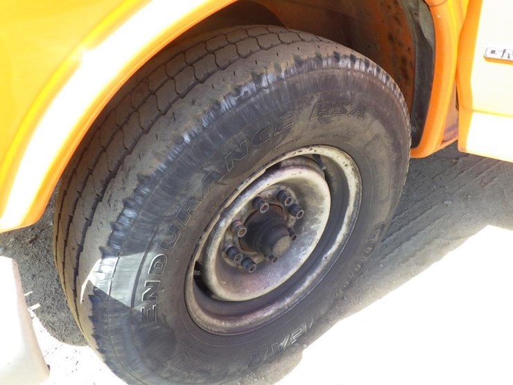 2000-gmc-safari-image-13