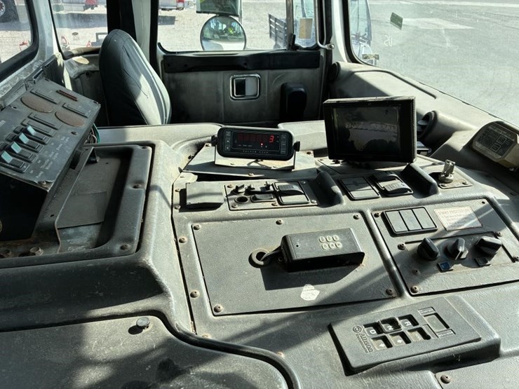 2009-autocar-xpeditor-image-11