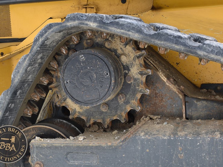 2020-deere-333g-image-46