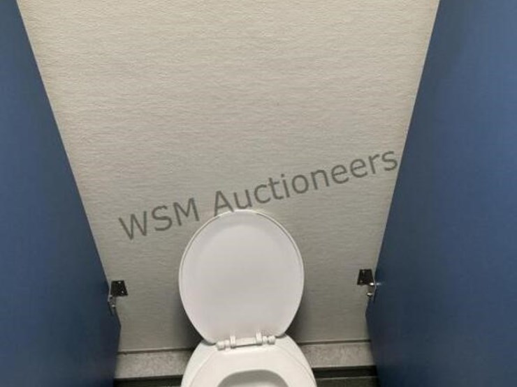 2005-advantage-tt16-10aa-restroom-trailer-image-16