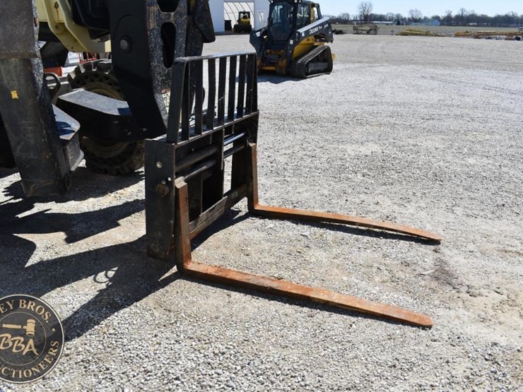 2015-jlg-g10-55a-image-27