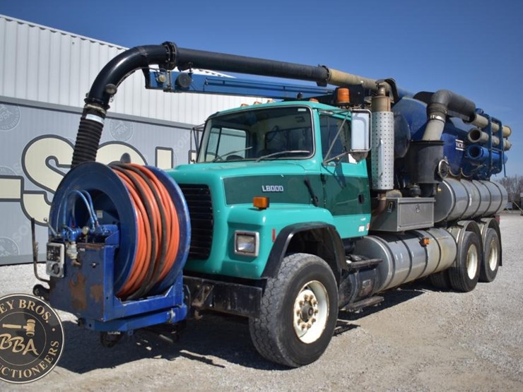 1996-ford-lnt8000-image-1