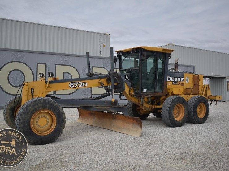 2007-deere-672d-image-4