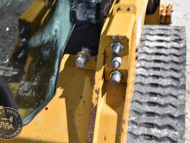 2023-caterpillar-259d3-image-46