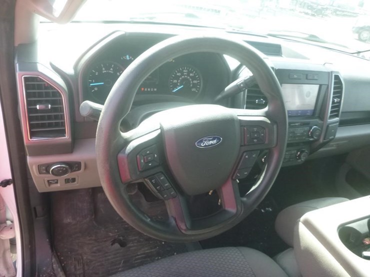 2020-ford-f150-image-12