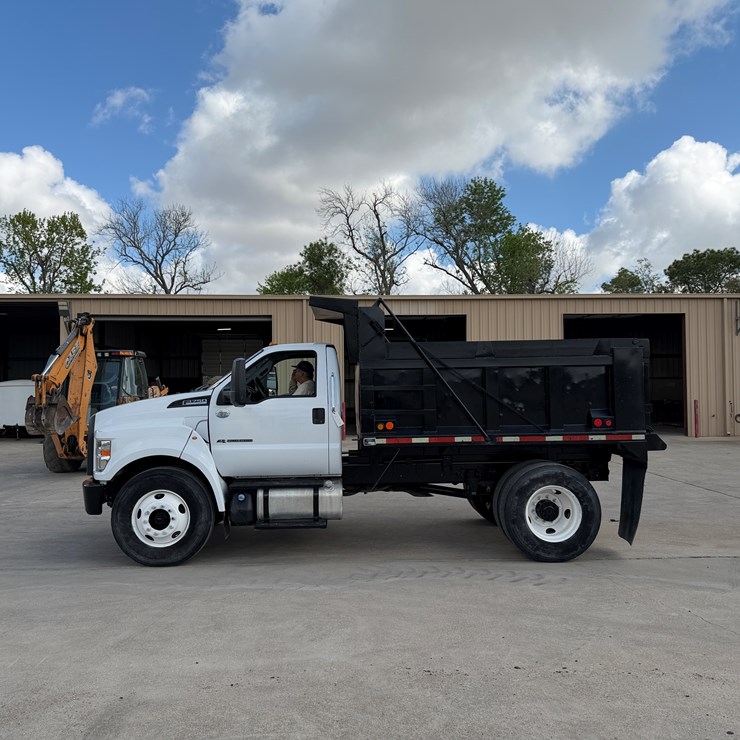 2019 FORD F750