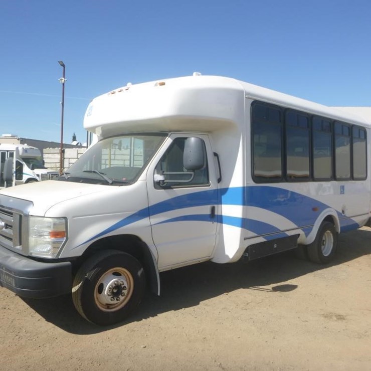 2014 FORD E450