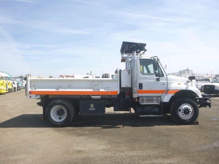 2004-international-7400-image-7