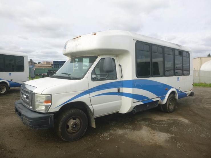 2014-ford-e450-image-2