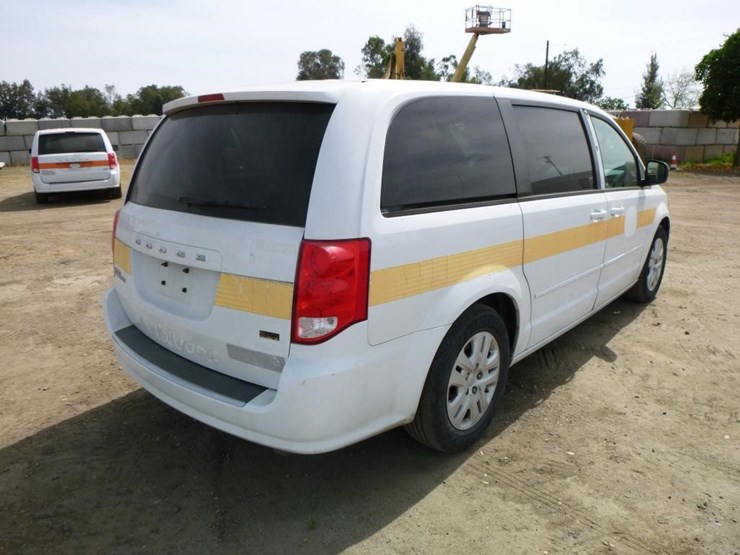 2014-dodge-grand-caravan-image-4